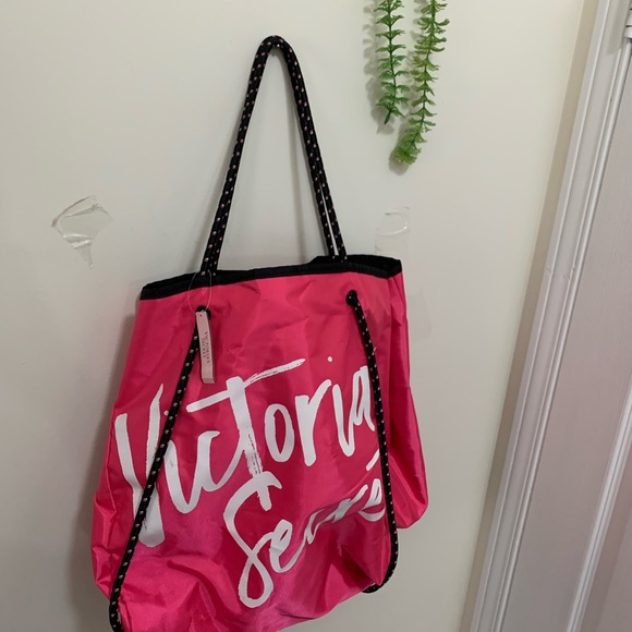 Victoria Secret Beach Water-Proof Tote Bag - Picture 10 of 16
